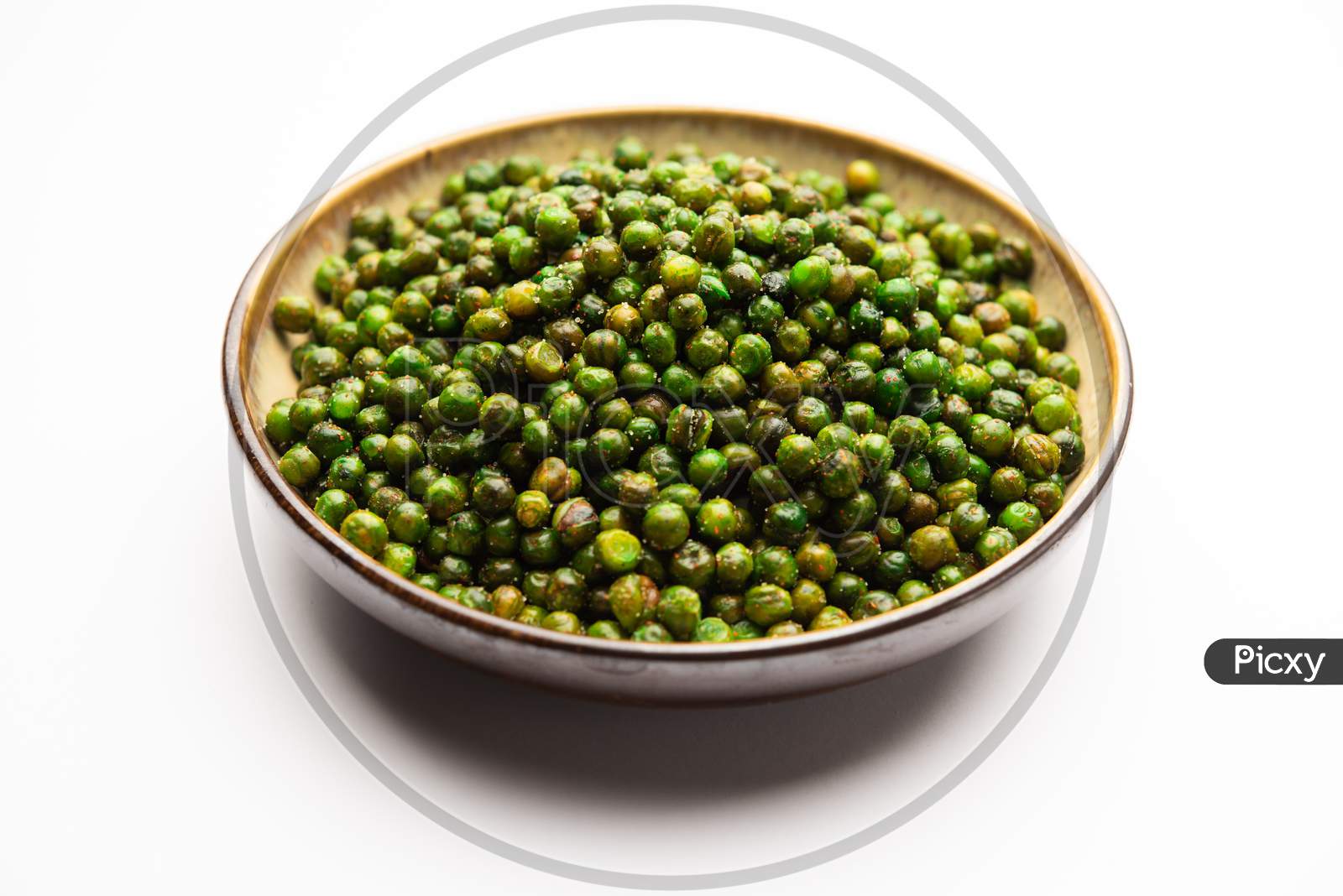 image-of-indian-snacks-fried-or-roasted-salted-green-peas-or-chatpata