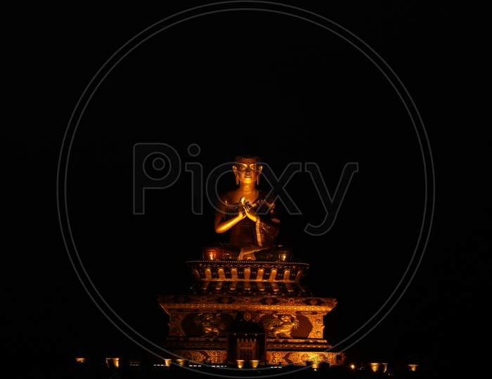 Buddha statue night photo