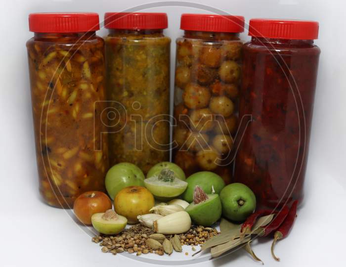 Multiple Pickle In Jar With Making Item