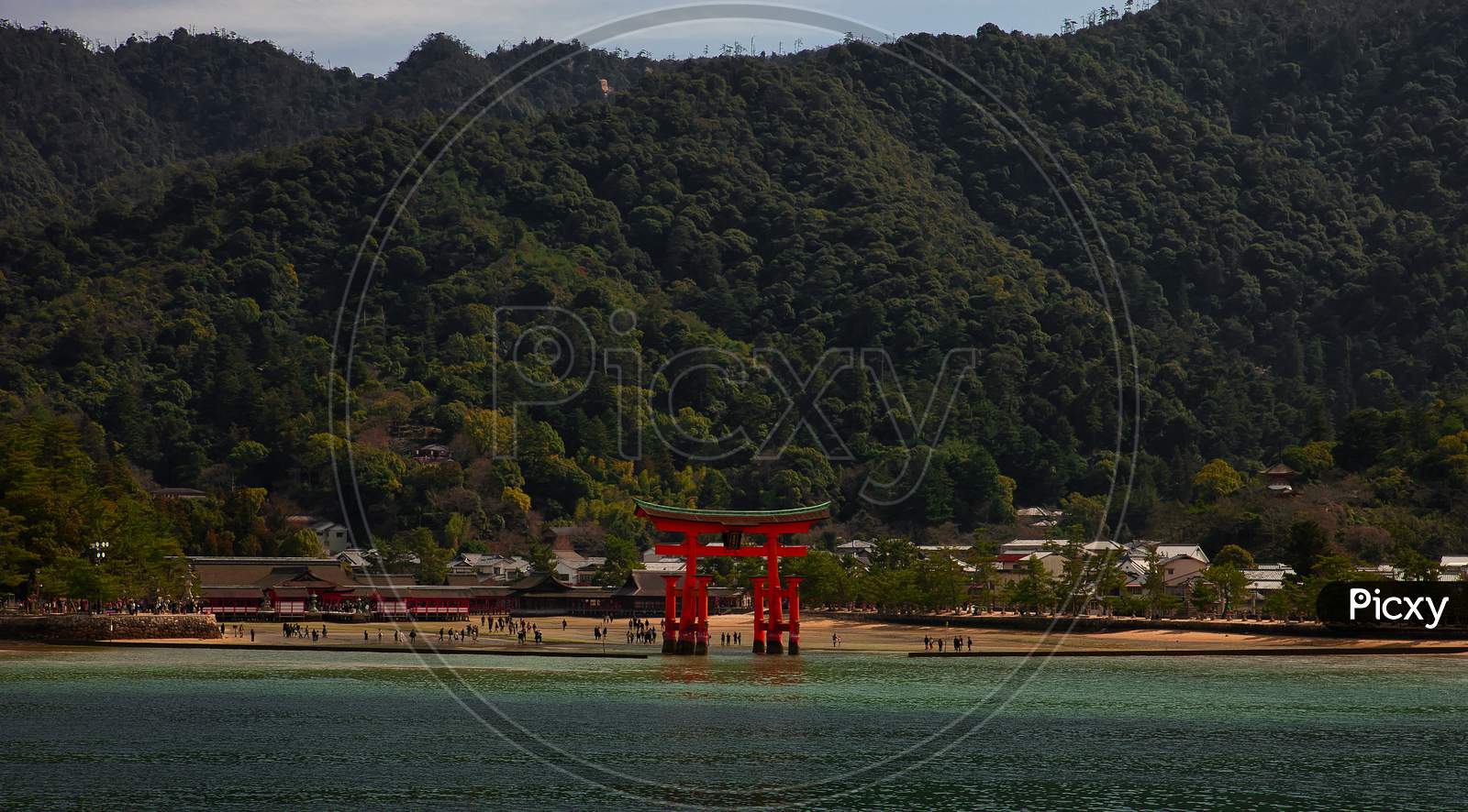 The Floating Castle Called Itsukushima