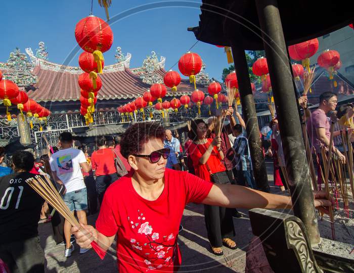 People Pray At Goddess Of Mercy Temple In First Day Of Chinese New Year