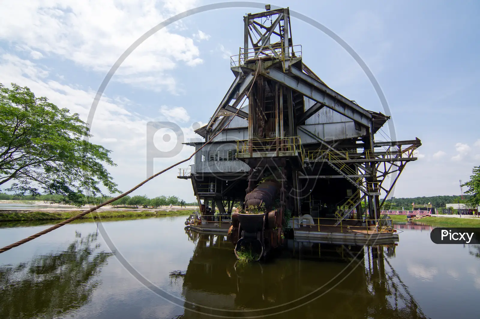 Dredge tanjung tualang tin Tanjung Tualang
