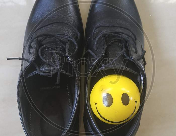 Black Formal Shoes With Smilling Ball