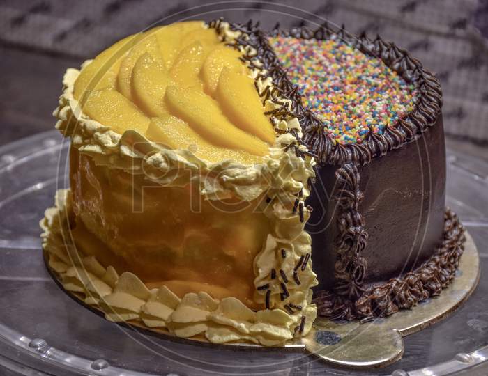 Mango and Chocolate cake