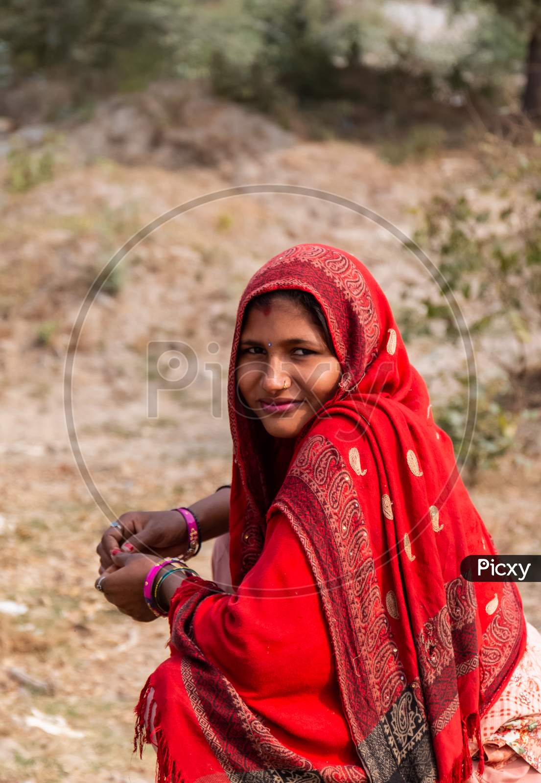 Image of Portrait of Indian Woman with their Kids-XM647156-Picxy