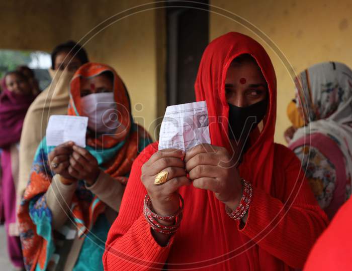 West pakstani refugee during the Third phase of District DevelopmentCouncil (DDC) election at Jaffar chak in Marh near International border in Jammu,4 Dec,2020.