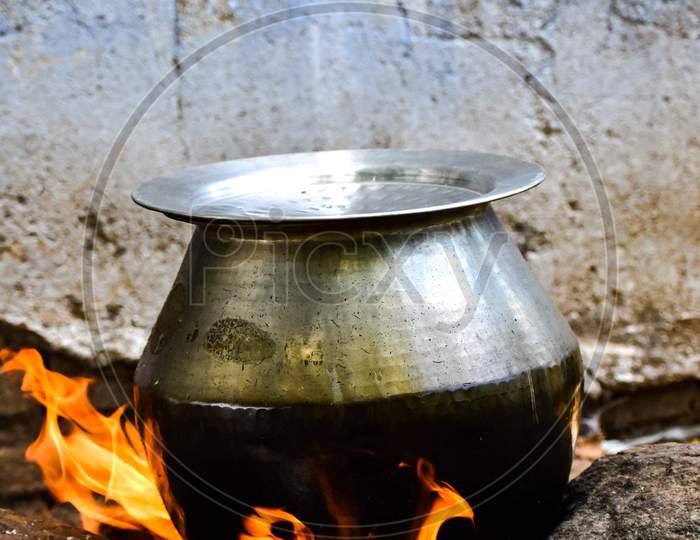 cooking pot