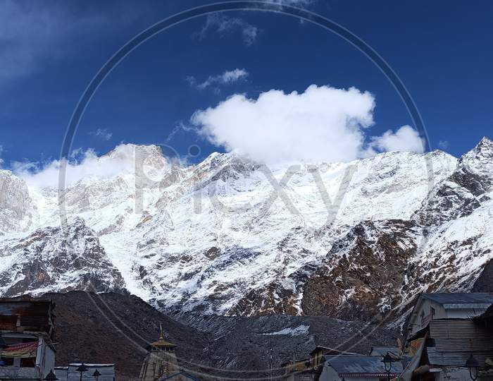 Kedarnath valley mountain