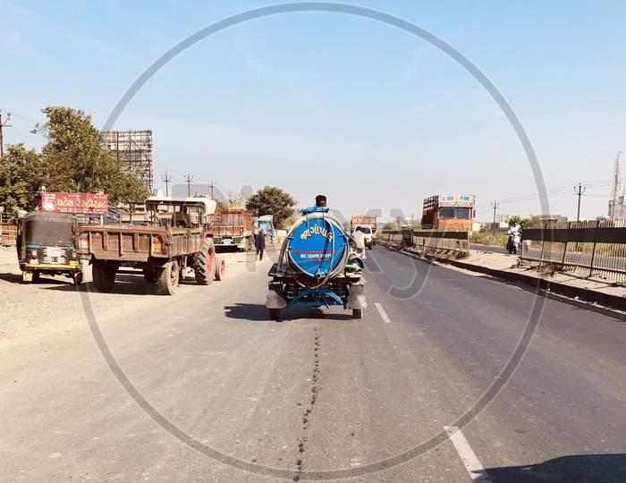 Rickshaw water tank chhakdo highway