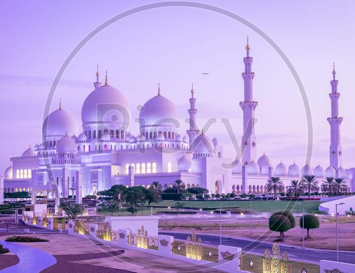 Abu Dhabi Sheikh Zayed Grand Mosque, United Arab Emirates