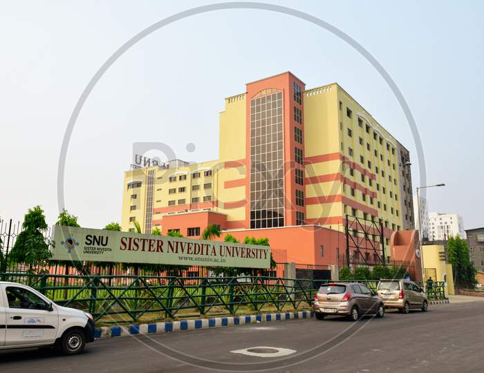 Image Of Exterior View Of Amity University Kolkata Campus-ET553017-Picxy