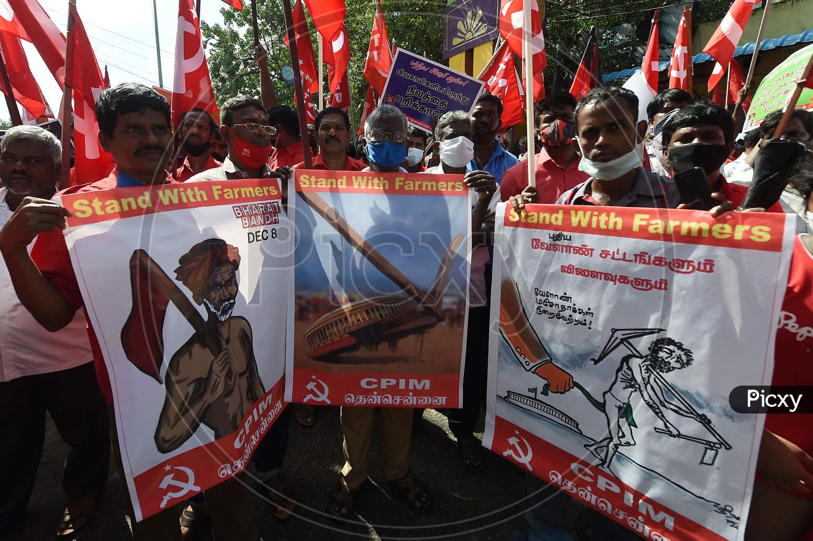 Communist Party Of India (Cpi) Activists And Supporters Shout Slogans During A Demonstration Supporting A Nationwide General Strike Called By Farmers To Protest Against The Recent Agricultural Reforms In Chennai On December 8, 2020.