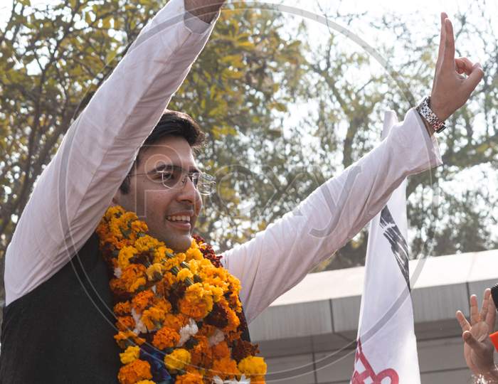 Raghav Chadha, Aam Aadmi Party AAP MLA, 7th Legislative Assembly, Delhi, Celebrating after victory in Delhi Assembly Election 2020