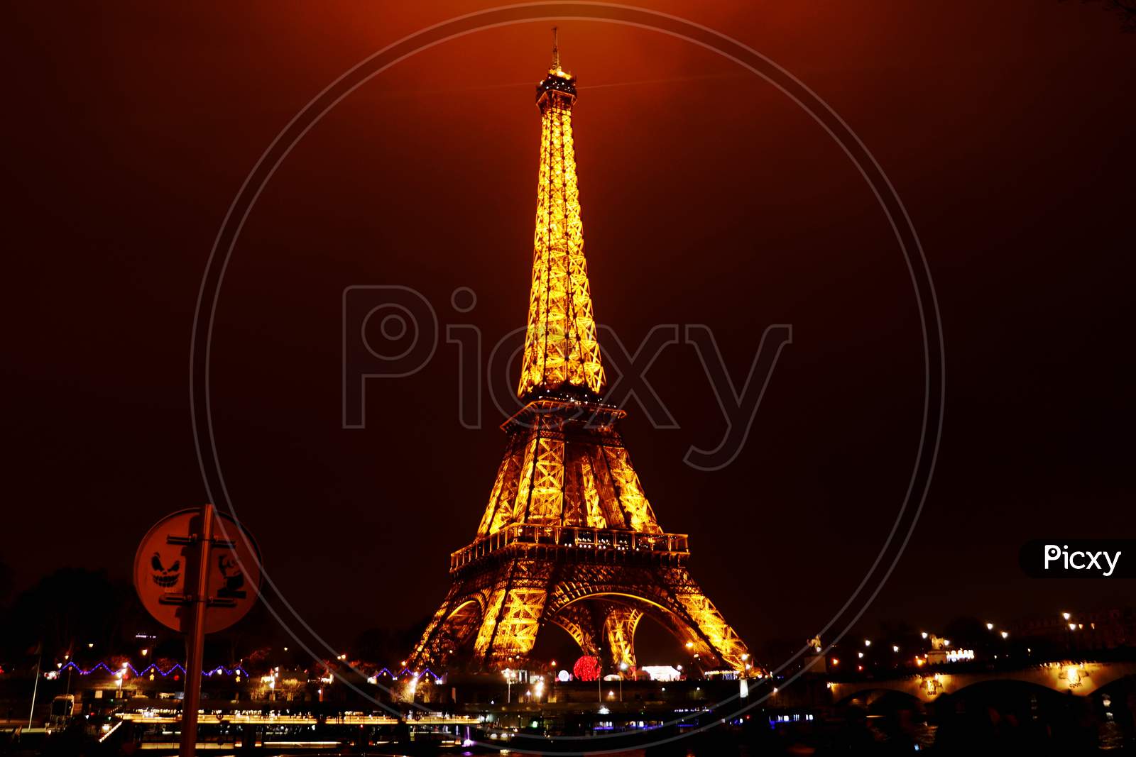 Eiffel Tower With Night Lights Background , Paris