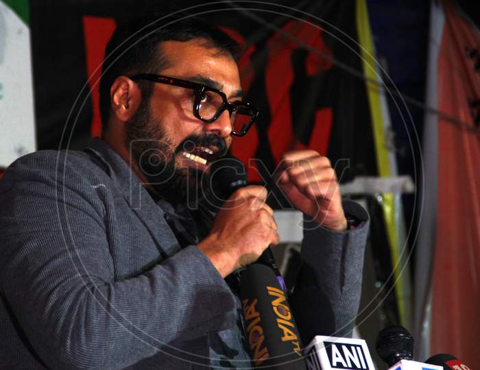Filmmaker Anurag Kashyap addresses the media at Shaheen Bagh