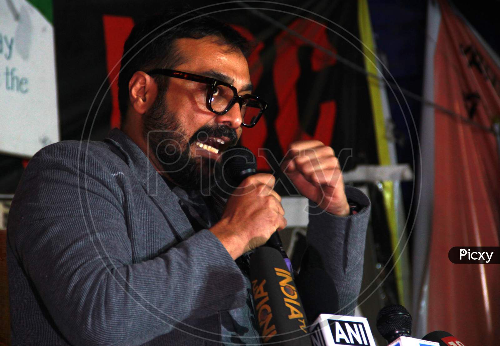 Filmmaker Anurag Kashyap addresses the media at Shaheen Bagh