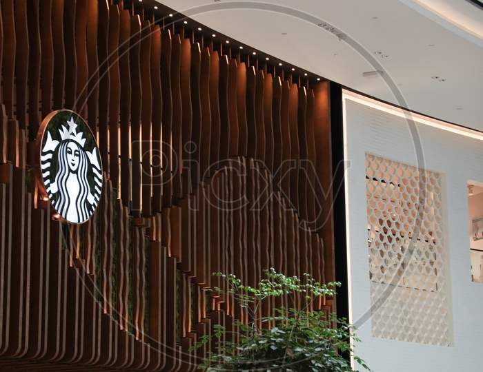 Starbucks  Coffee Outlet At Changi Airport, Singapore