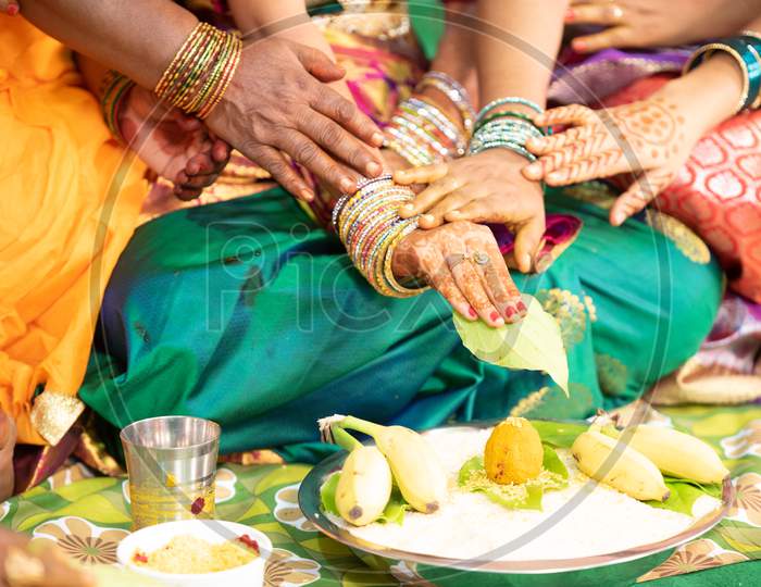 Image Of South Indian Wedding Rituals Of Bride At A Wedding Ceremony 