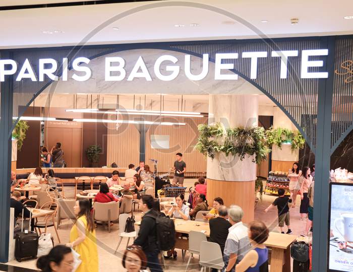 Paris Baguete Store Outlet At Changi Airport, Singapore