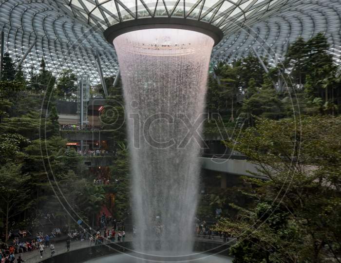 Rain Vortex At Jewel Changi  Airport  In Singapore