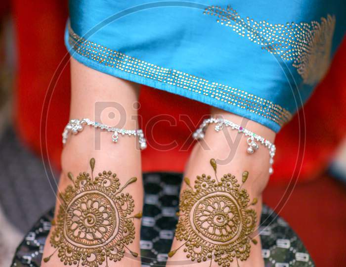 Bridal Mehndi Design Legs  Closeup  on Her Wedding Day