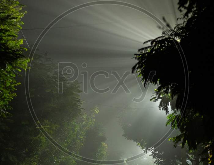 Dispersion of light rays during foggy night