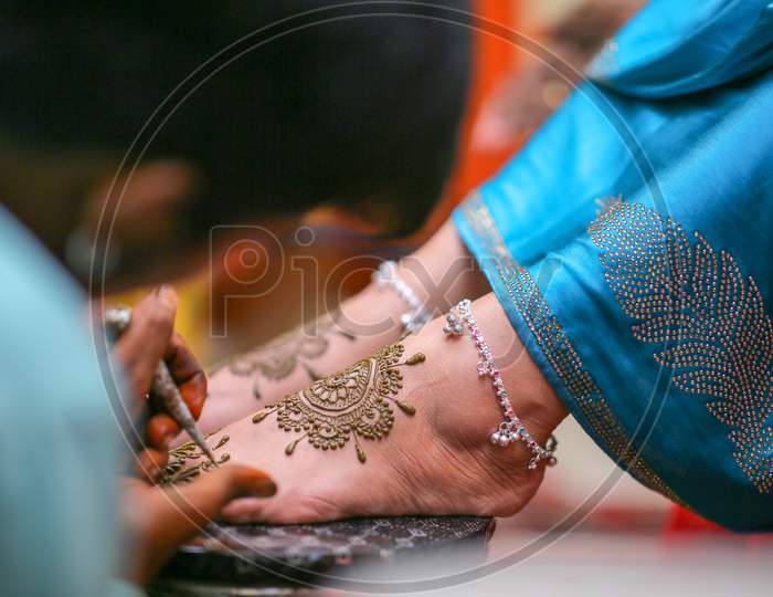 Bridal Mehndi Design Legs  Closeup  on Her Wedding Day