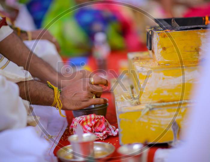 South Indian Wedding Rituals At an Traditional Tamil Bramhins Wedding Ceremony