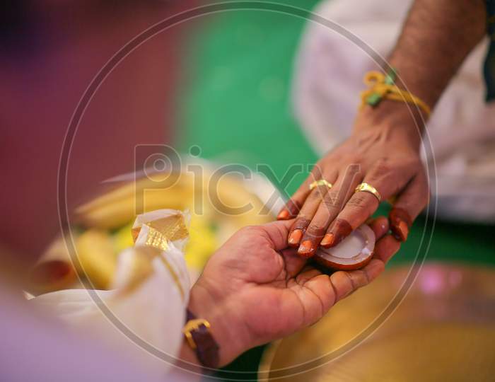 South Indian Wedding Ritual At an Tamil Bramhins  Wedding Ceremony
