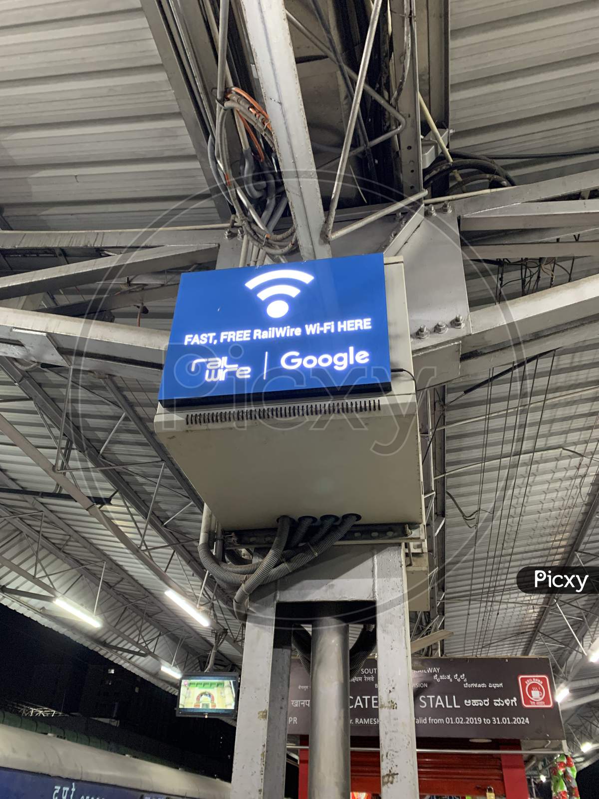 Rail wire Google wifi