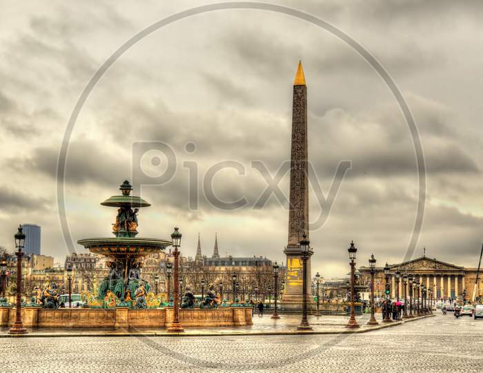 Place De La Concorde With Obelisk Of Luxor And Fountains - Paris