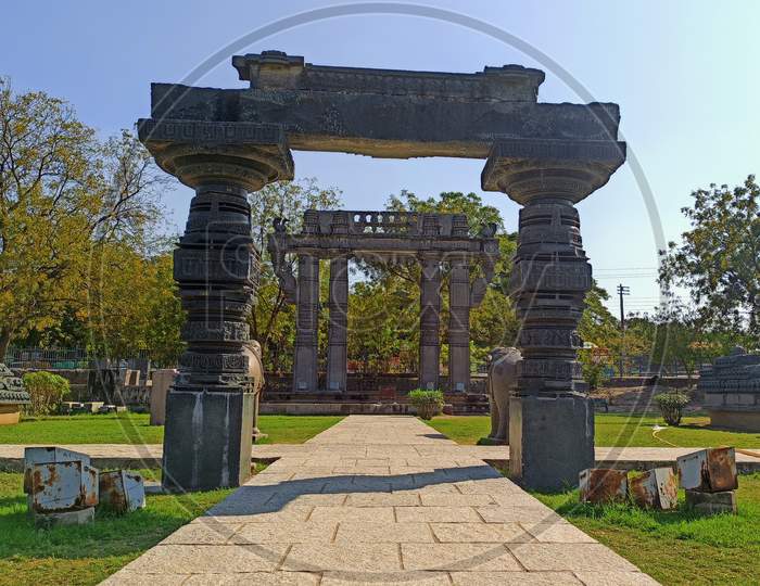 Kakatiya Kala Thoranam Warangal Fort Telangana