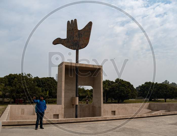 Open Hand monument chandigarh