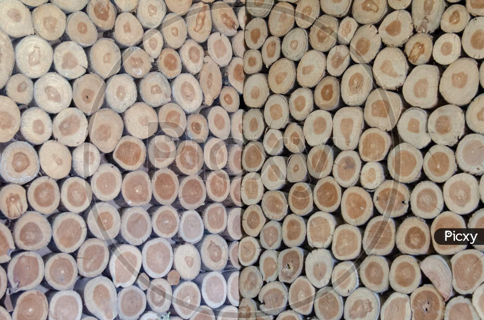 Pattern of Wood logs