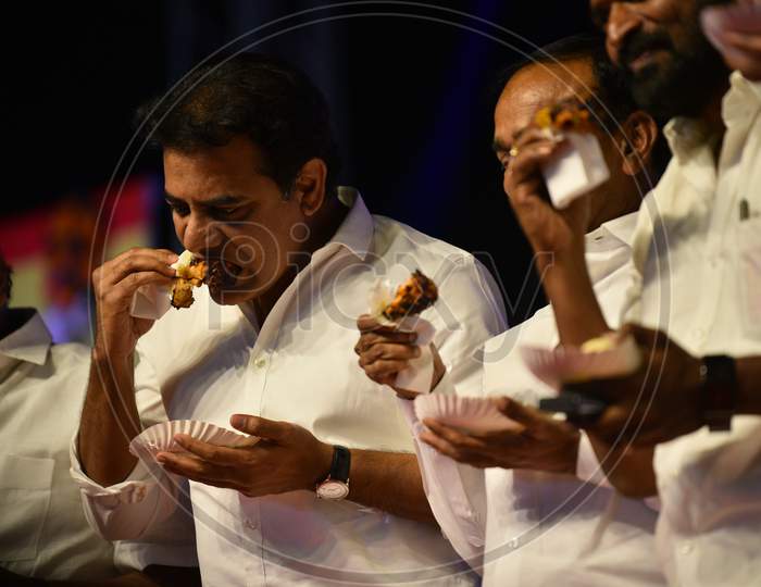 Telangana Cabinet Ministers, KTR, Etela Rajender, V Srinivas Goud eating chicken in a Public Meeting