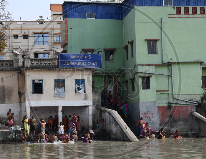 People Of Kolkata Bathing At Hooghly River Banks in Annapurna  Ghats At Kolkata