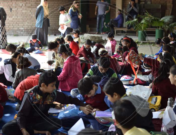 Indian Shantiniketan World School, Delhi students during art class