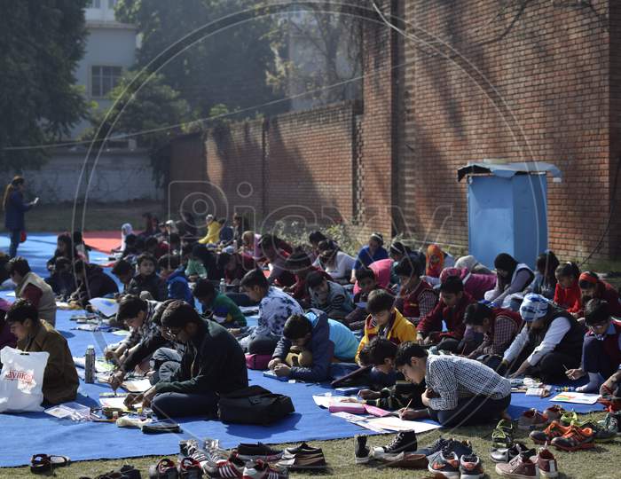 Landscape of Shantiniketan World School, Delhi  students during a drawing class