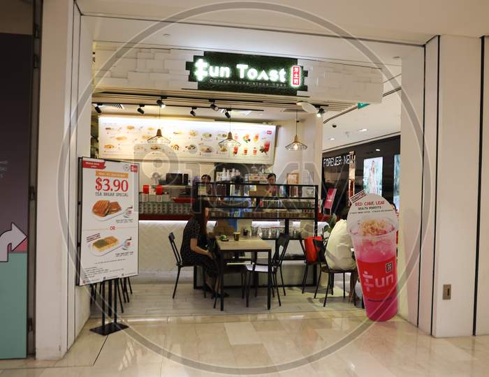 UN Toast Food Chain Stall In Singapore