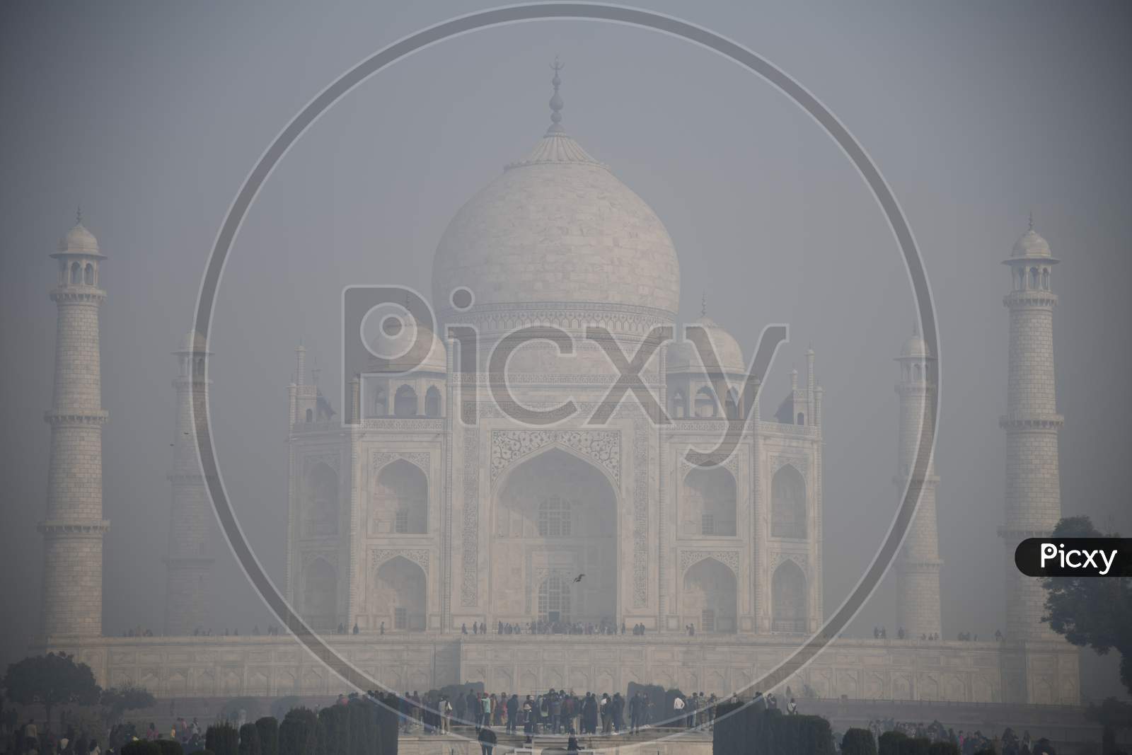Beautiful View Of Taj Mahala With Front Water Fountain