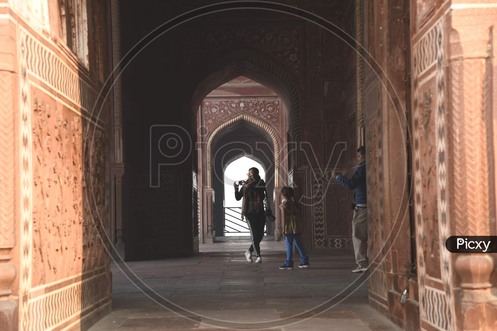 Architecture Of Taj Mahal Entrance  With Visitors