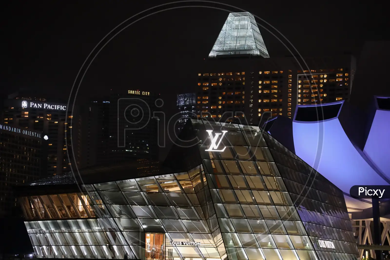 Image of Louis Vuitton Corporate Building At Marina Bay,  Singapore-GS600255-Picxy