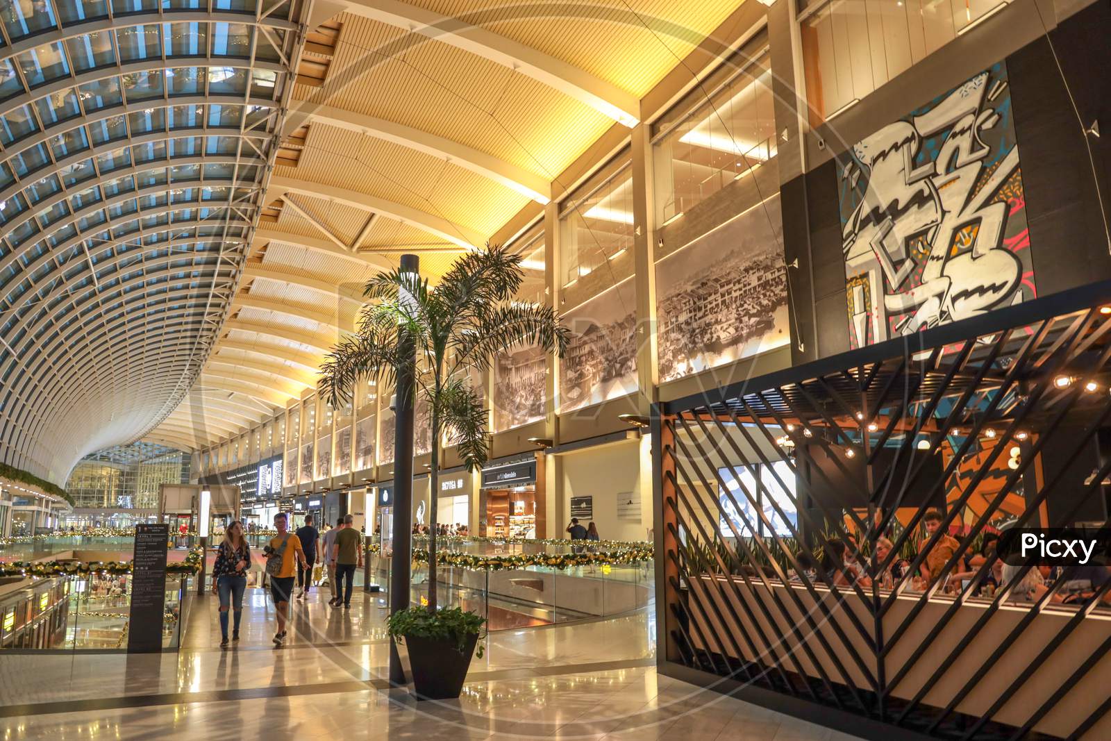 The Shoppee Shopping Mall At Marina Bay , Singapore