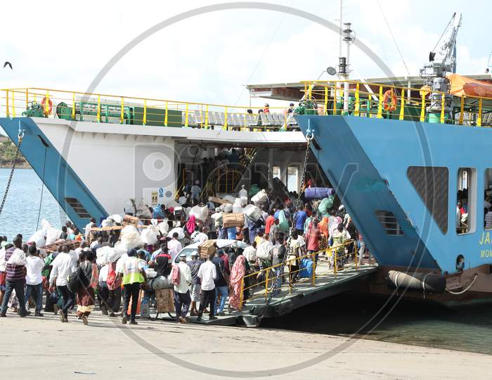 Landscape of passengers at the Ferry ship of Kenya