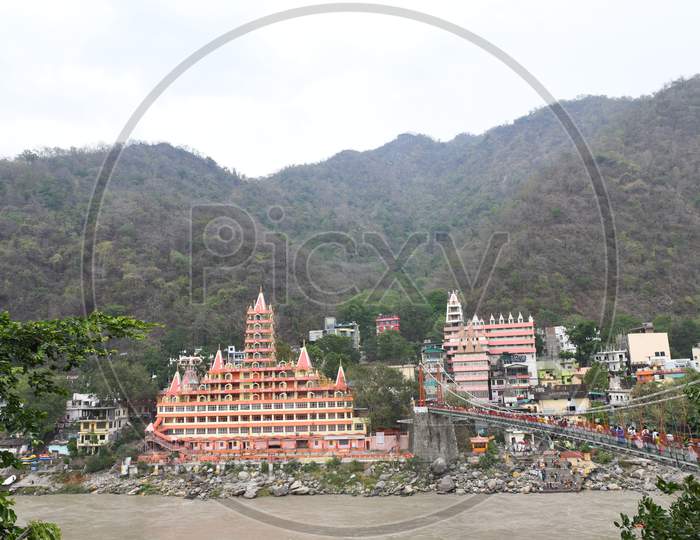 Rishikesh trayambakeshwar Temple View With Ganges River