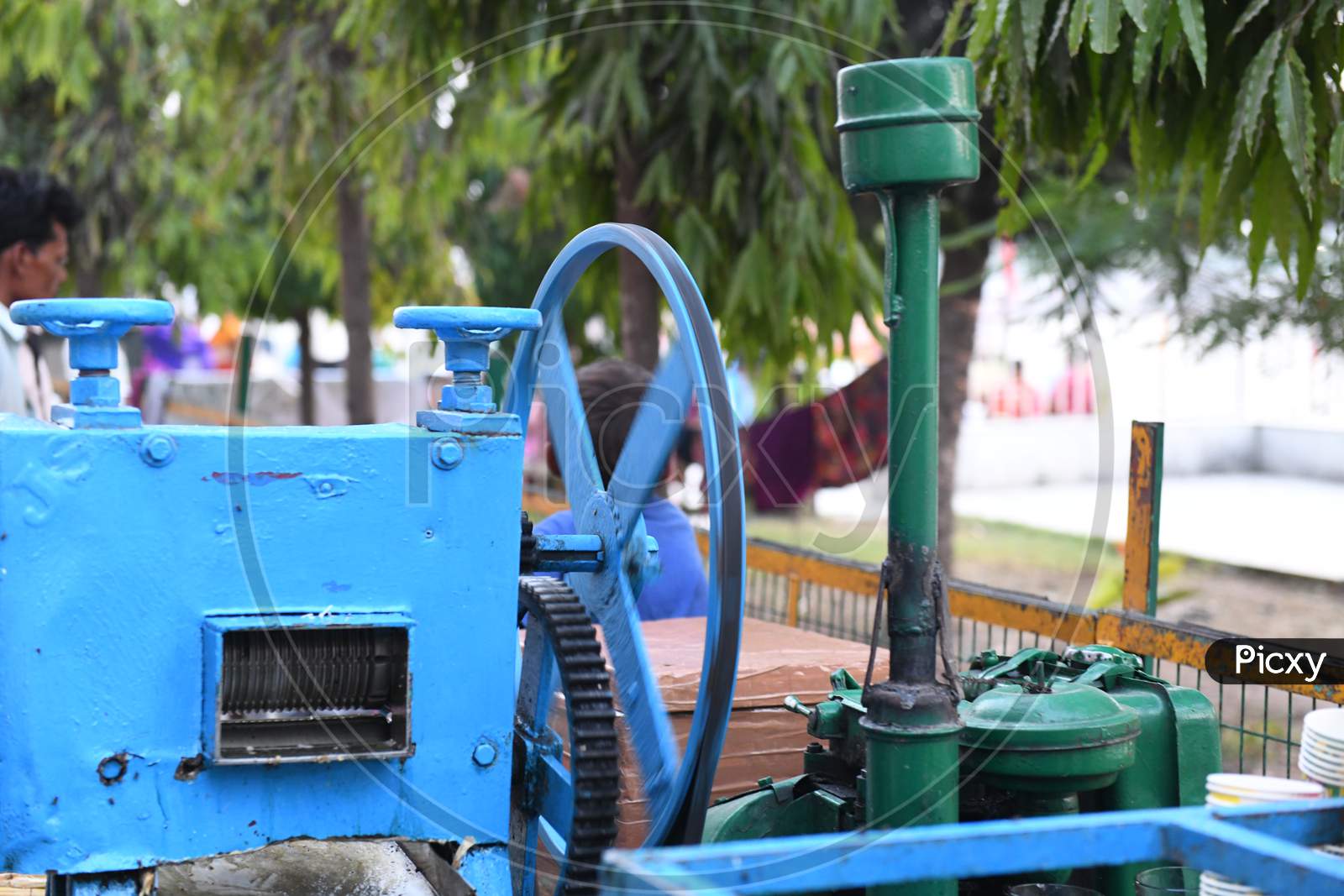 Sugarcane Juice Extraction Machine