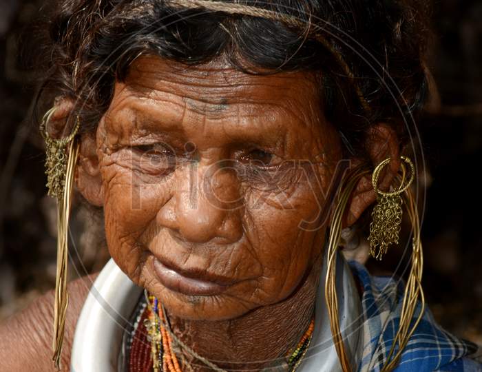 Gadwa Tribe Woman In Onaka Delhi