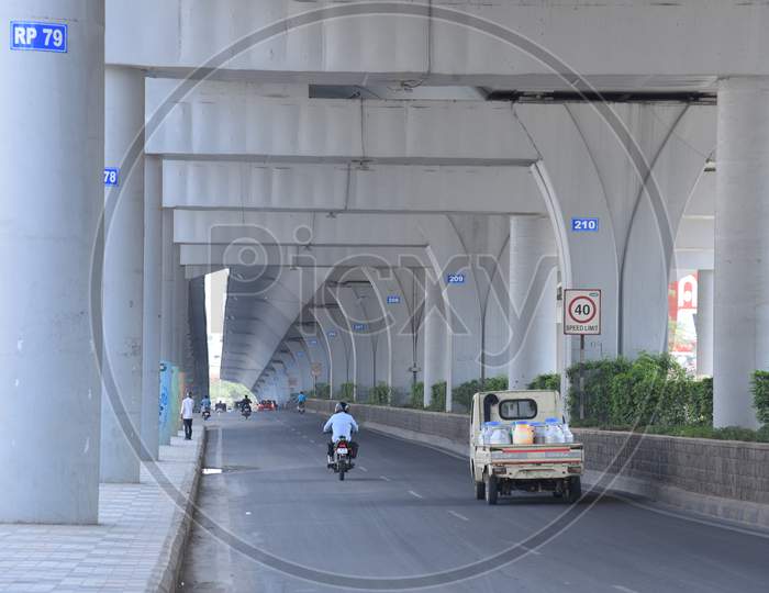 Usual traffic movement under PV Narasimha Rao expressway at Attapur, Rajendra Nagar