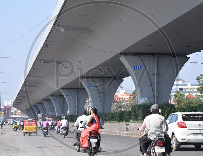 Commuting Vehicles On Hyderabad City Roads