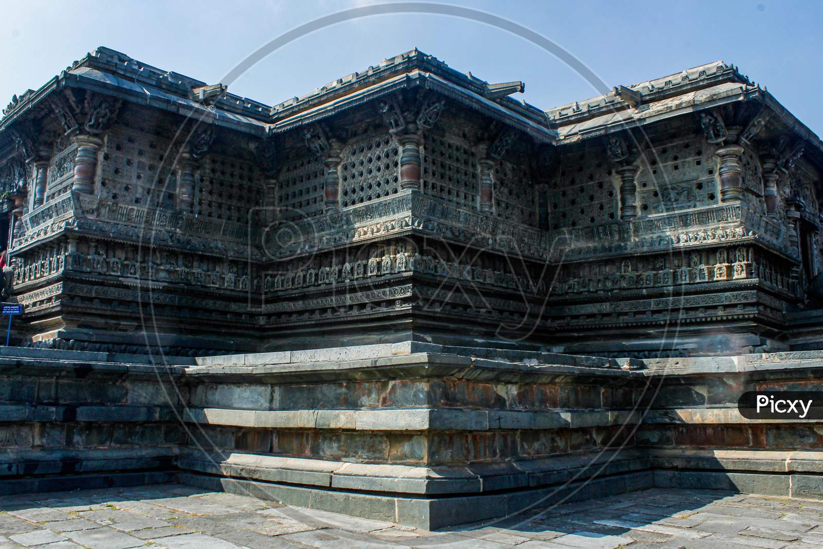 spellbounding vijayapura architecture at belur chennakeshava temple